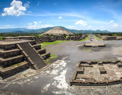 Contacto Azteca en Teotihuacan, México!