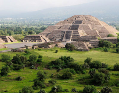 Contacto Azteca en Teotihuacan, México!